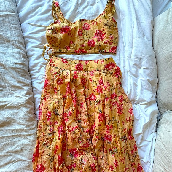 Beautiful Yellow Organza Lehenga Set - Picture 2 of 5